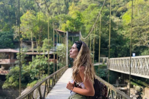 A rota a pé de Aguas Calientes a Machu Picchu