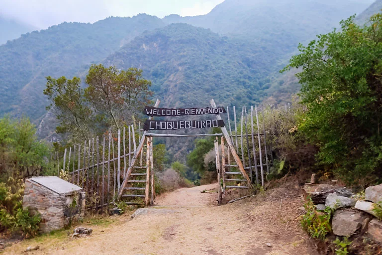 Entrada al sitio arqueológico de Choquequirao